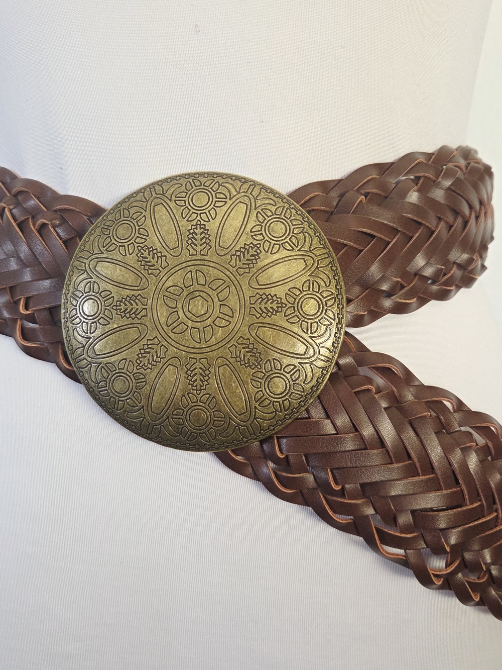 Woven Braided Brown Belt with Decorative Gold Medallion - Picture 4 of 7